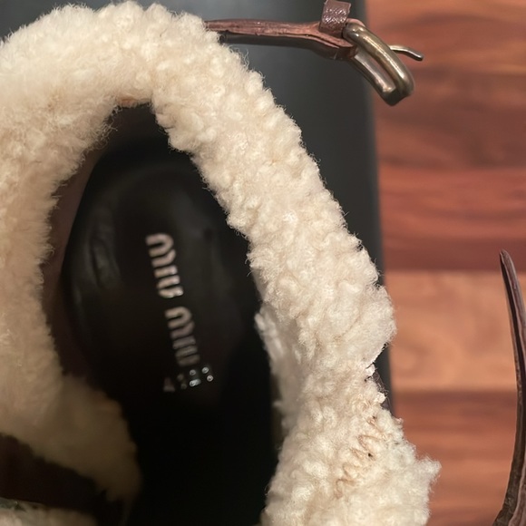 Miu Miu shearling and leather bootie - Picture 3 of 4